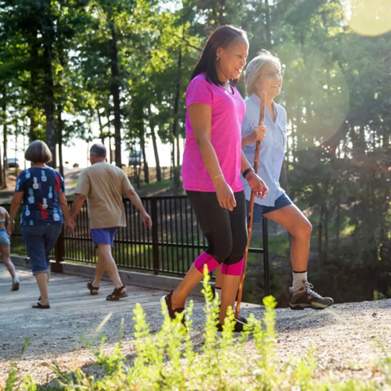 hm-gallery-trails-people-hiking-hot-springs-village